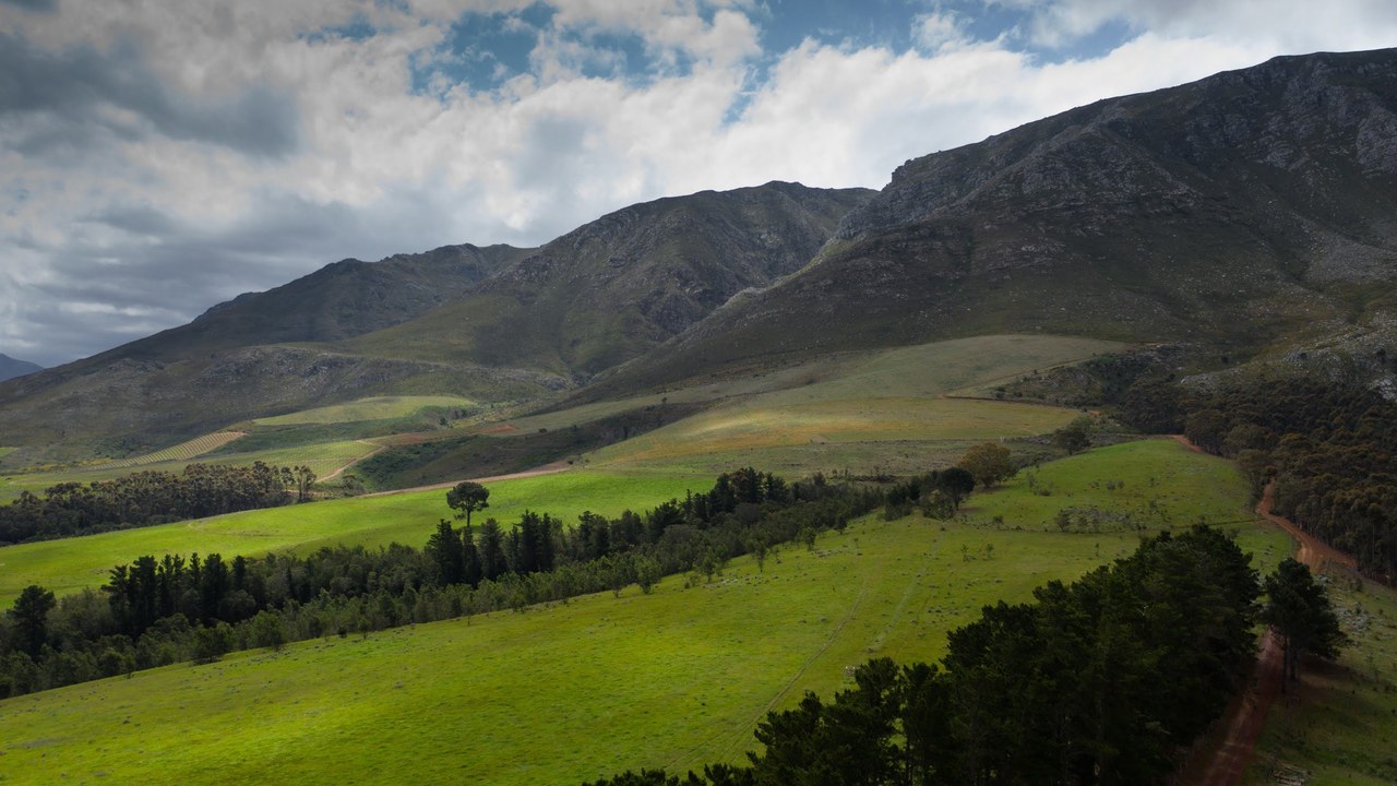 Elgin Valley Oak Valley farm scenic mountain landscape
